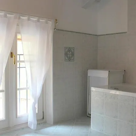 Villa Sleeps 5 Pool Wifi Mezzegra